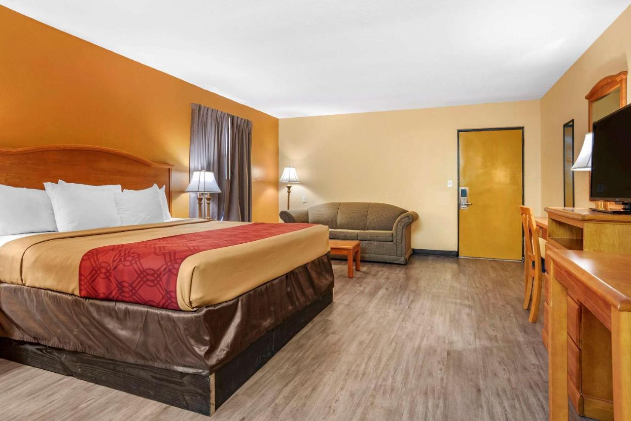 Econo Lodge Inn & Suites Evergreen Buitenkant foto