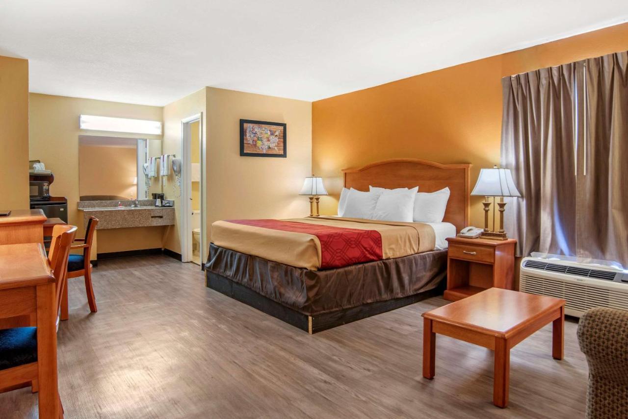 Econo Lodge Inn & Suites Evergreen Buitenkant foto