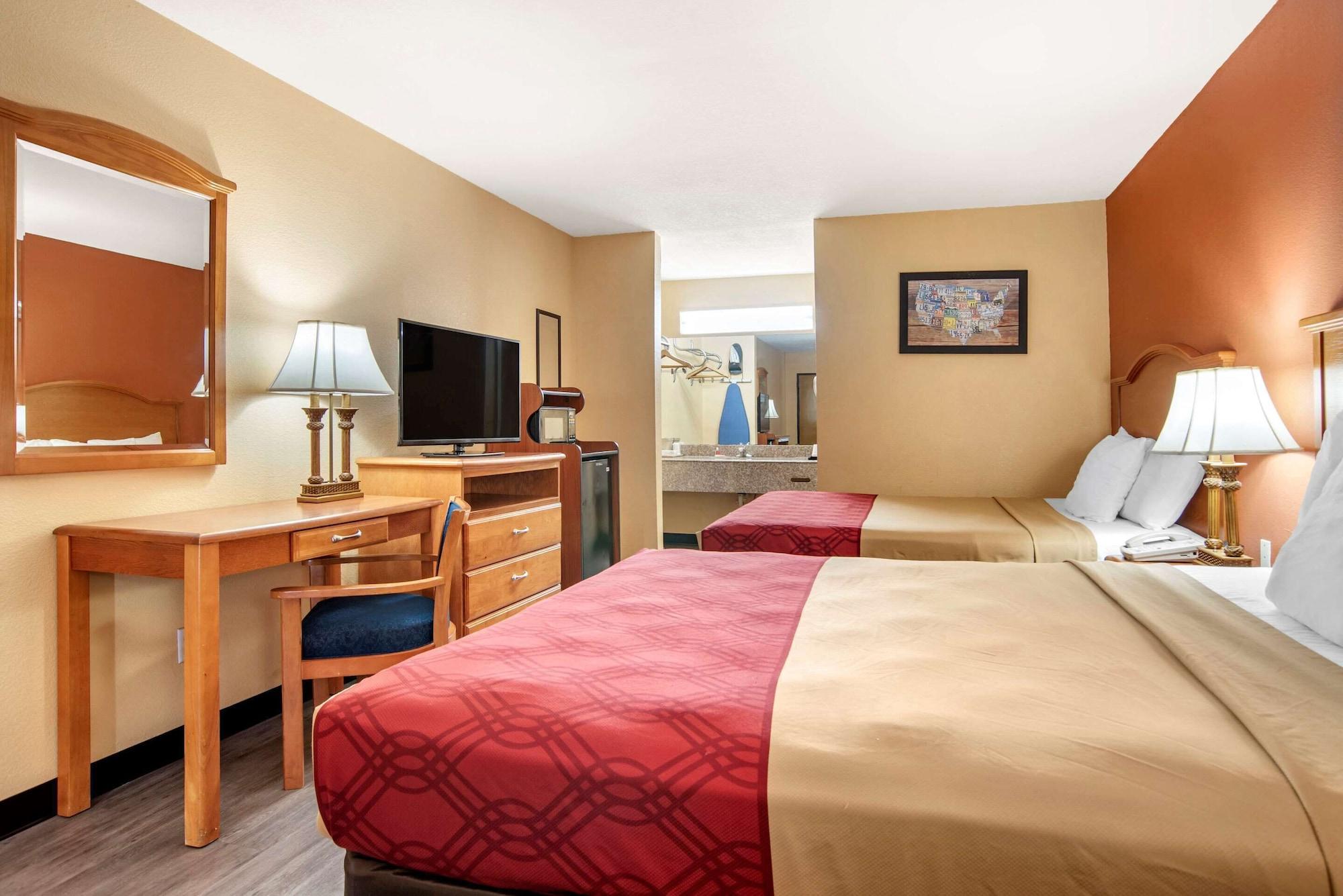 Econo Lodge Inn & Suites Evergreen Buitenkant foto