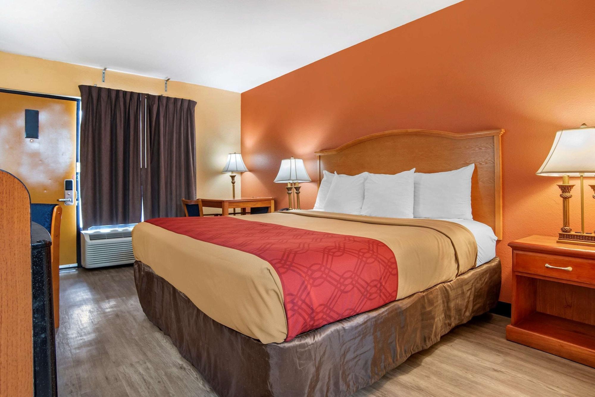 Econo Lodge Inn & Suites Evergreen Buitenkant foto