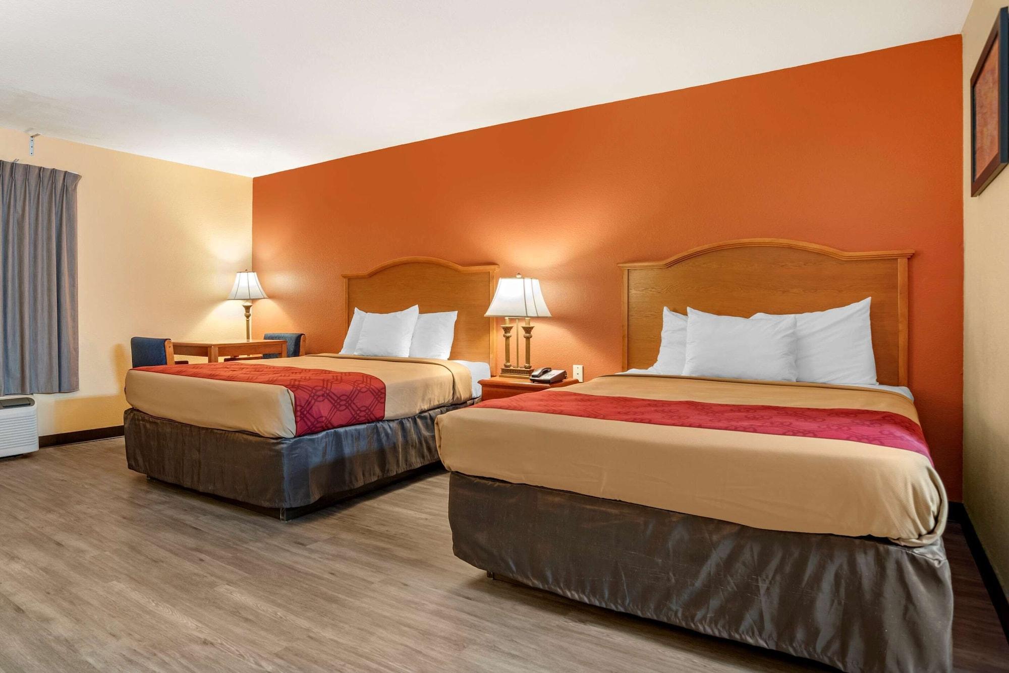 Econo Lodge Inn & Suites Evergreen Buitenkant foto