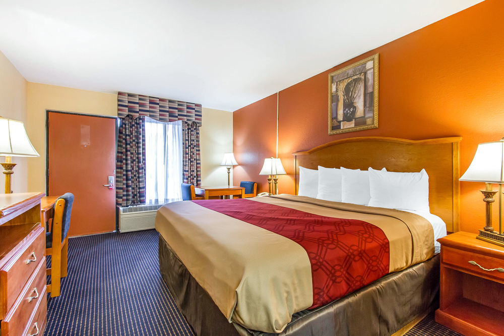 Econo Lodge Inn & Suites Evergreen Buitenkant foto