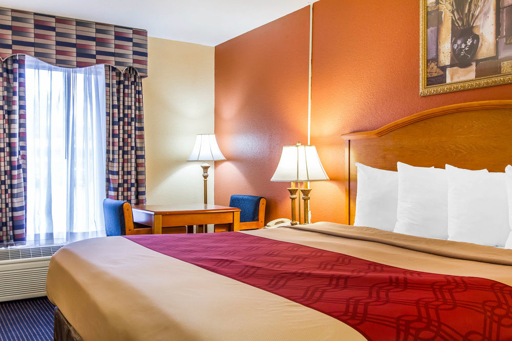 Econo Lodge Inn & Suites Evergreen Buitenkant foto