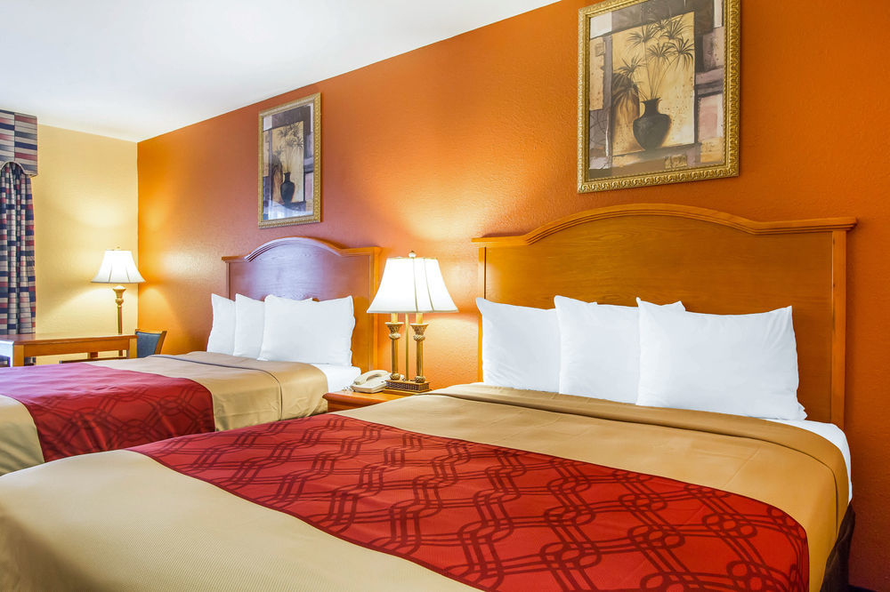 Econo Lodge Inn & Suites Evergreen Buitenkant foto