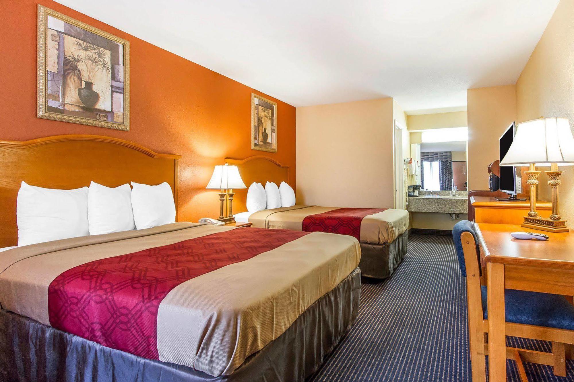 Econo Lodge Inn & Suites Evergreen Buitenkant foto